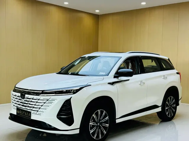Фотография автомобиля — Changan CS75 Plus