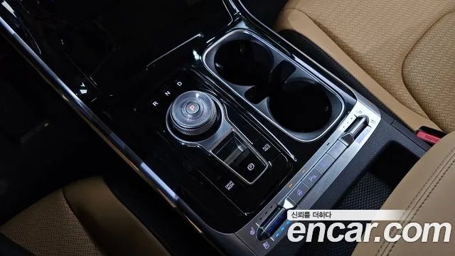 Kia Canival — Фото автомобиля 7