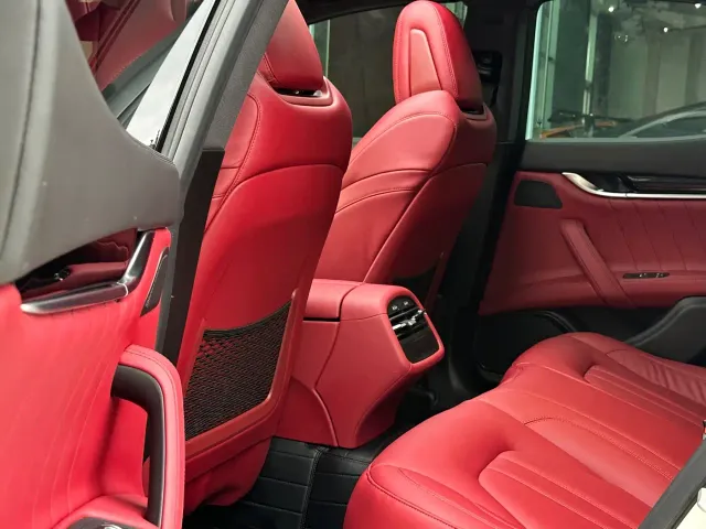Maserati Ghibli — Фото автомобиля 5