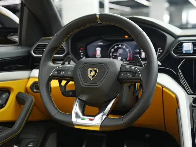 Lamborghini Urus — Фото автомобиля 16