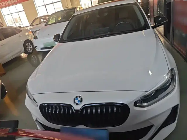 BMW 1 Series — Фото автомобиля 2