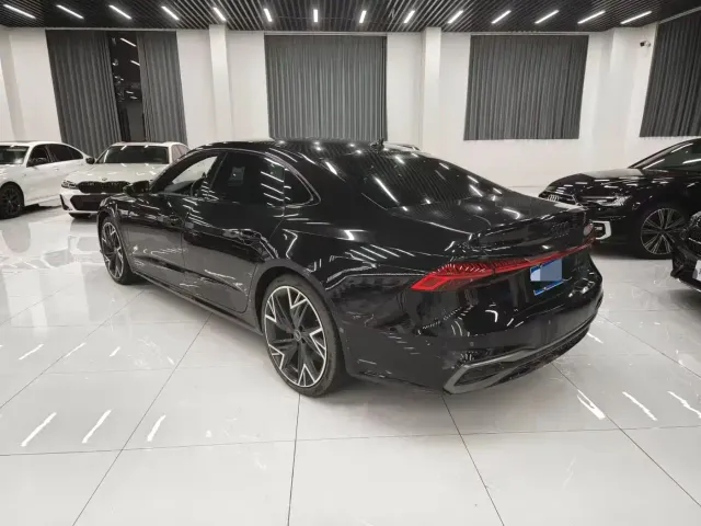 Audi A7L — Фото автомобиля 5