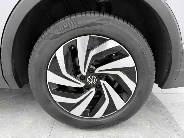 Volkswagen Tiguan L — Фото автомобиля 8