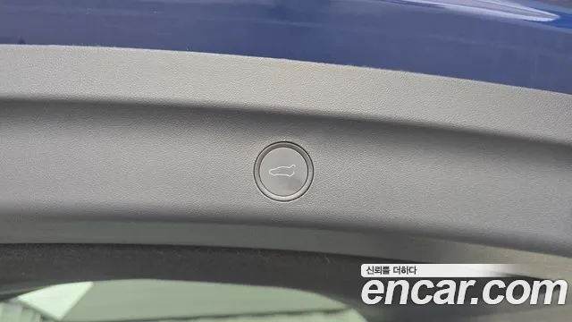 Tesla Model Y — Фото автомобиля 14