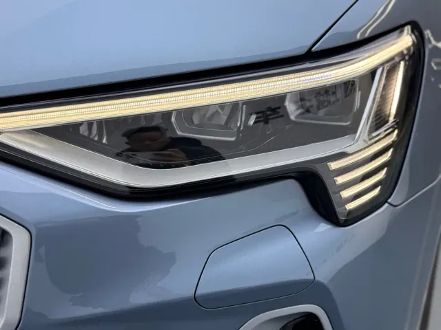 Audi e-tron — Фото автомобиля 19