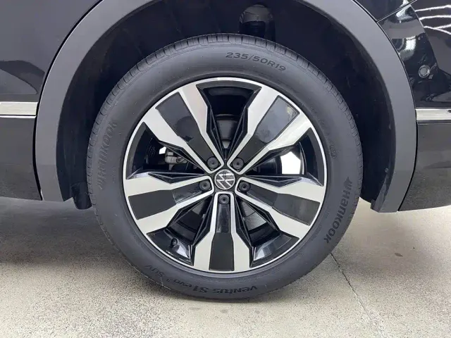Volkswagen Tiguan L — Фото автомобиля 30