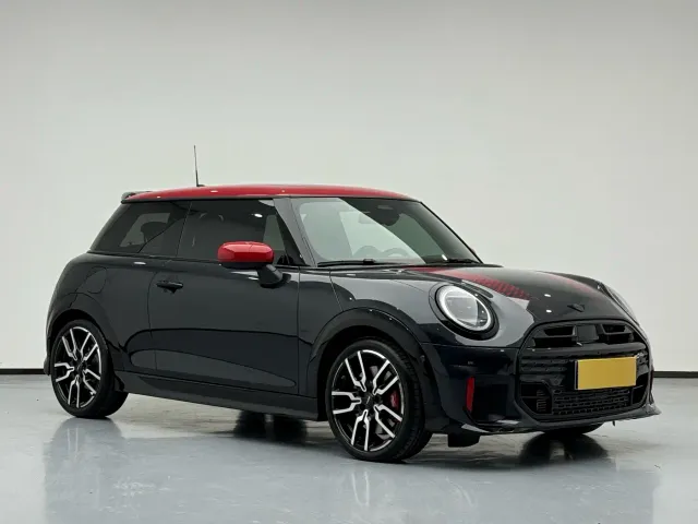 MINI John Cooper Works — Фото автомобиля 3