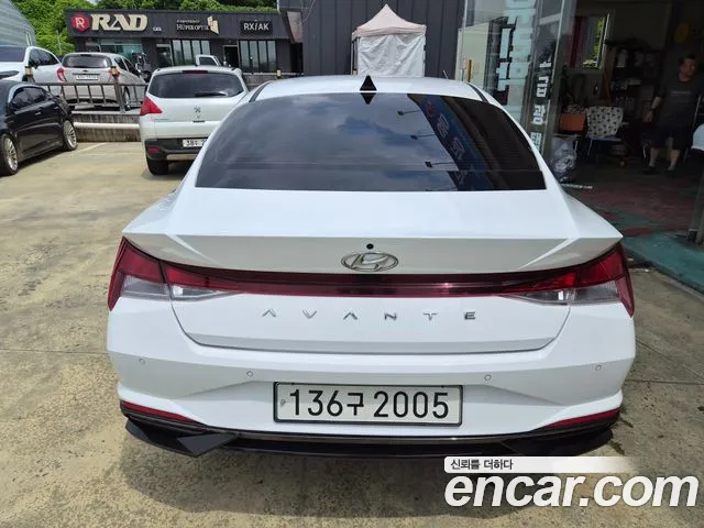 Hyundai AVANTE Avante (CN7) — Фото автомобиля 4