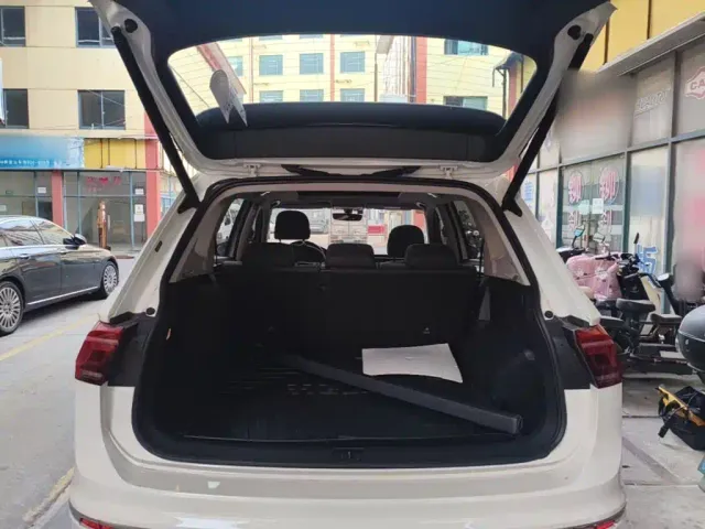 Volkswagen Tiguan L PHEV — Фото автомобиля 18