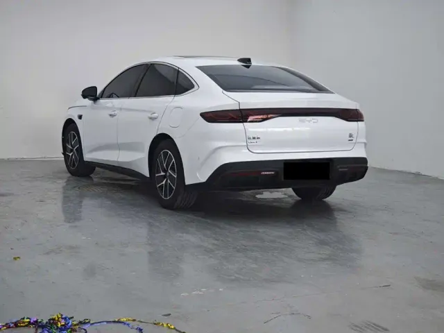 BYD Qin L — Фото автомобиля 4