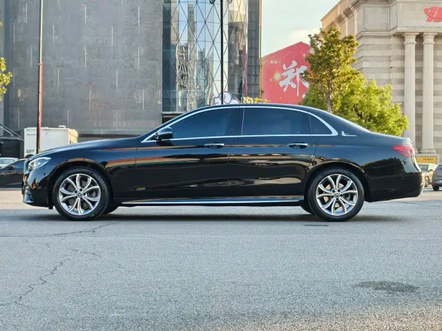 Mercedes-Benz E-Class — Фото автомобиля 6