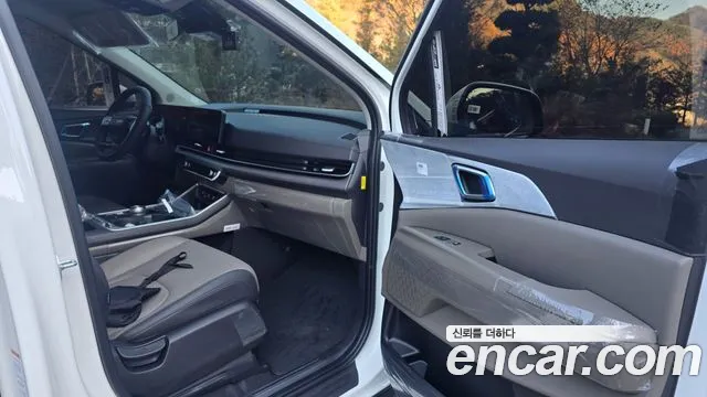 Kia Carnival Generation 4 — Фото автомобиля 6