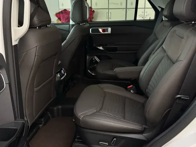 Ford Explorer — Фото автомобиля 13