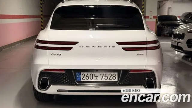Genesis GV70 — Фото автомобиля 4