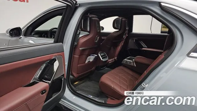 BMW 7-Series 7 серия (G70) 740i sDrive M Sport — Фото автомобиля 24
