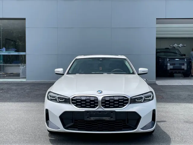 BMW 3 Series — Фото автомобиля 2