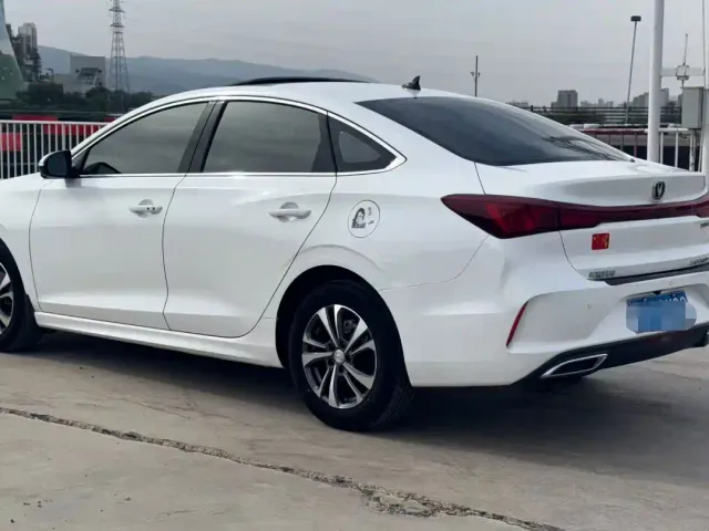 Changan Eado — Фото автомобиля 4