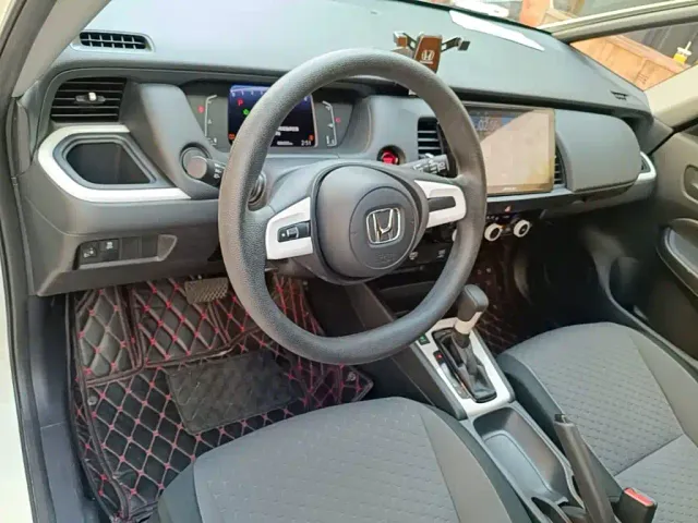 Honda Fit — Фото автомобиля 9