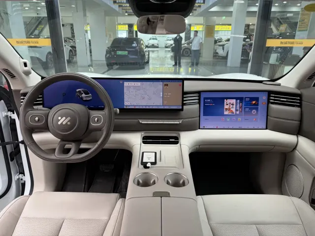 IM Motors LS6 — Фото автомобиля 10