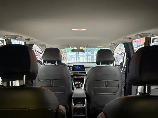 Maxus Dajia 5 — Фото автомобиля 10