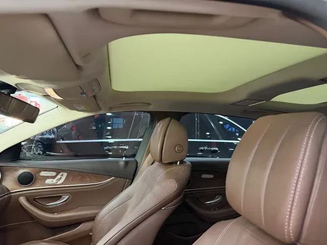 Mercedes-Benz E-Class — Фото автомобиля 13