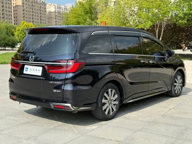 Honda Odyssey — Фото автомобиля 9
