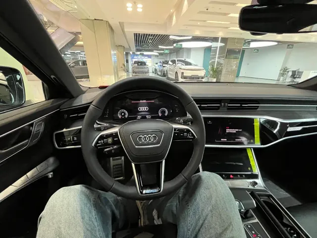 Audi A6L — Фото автомобиля 10