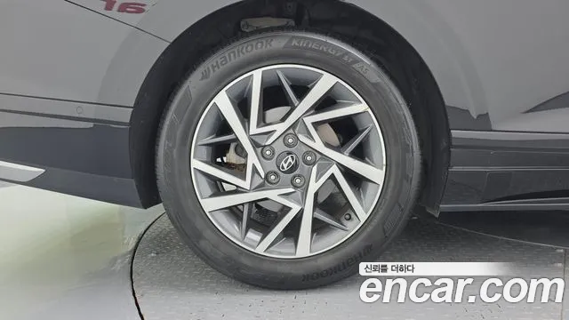 Hyundai Grandeur GN7 — Фото автомобиля 5