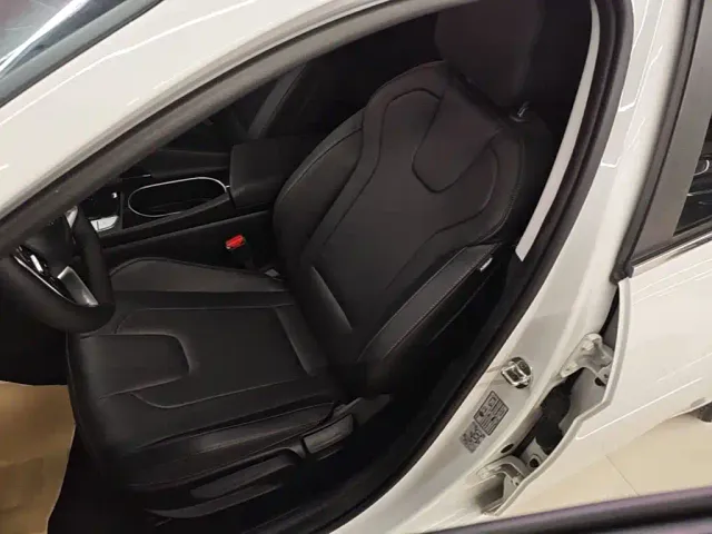 Hyundai Elantra — Фото автомобиля 14