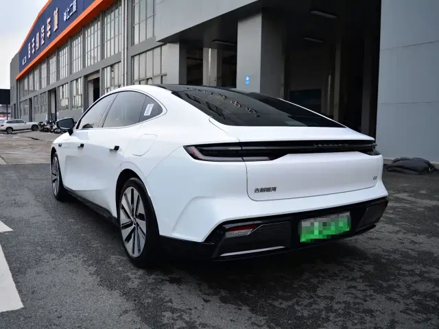 Geely Galaxy E8 — Фото автомобиля 5