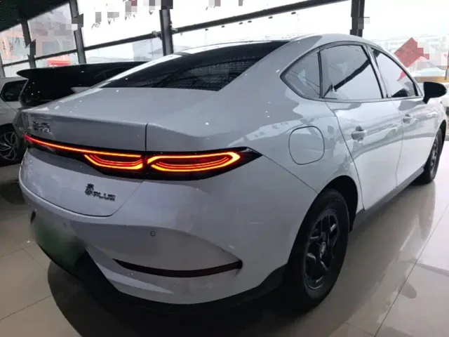 BYD Qin PLUS — Фото автомобиля 6
