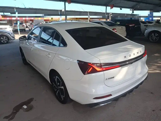 Roewe i5 — Фото автомобиля 4