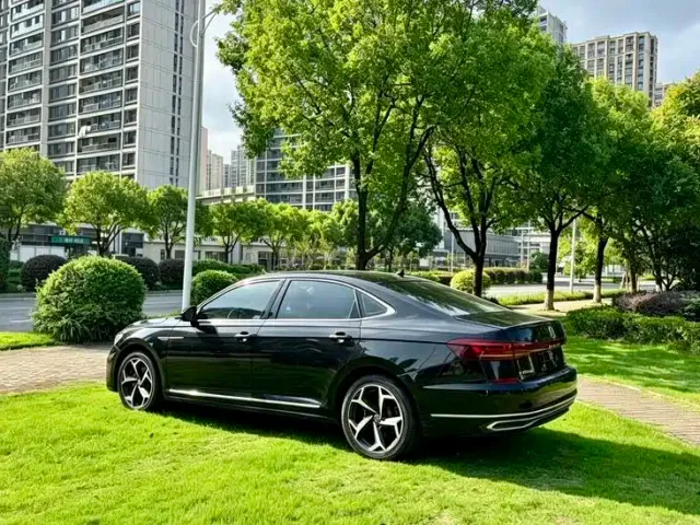 Volkswagen Passat — Фото автомобиля 6
