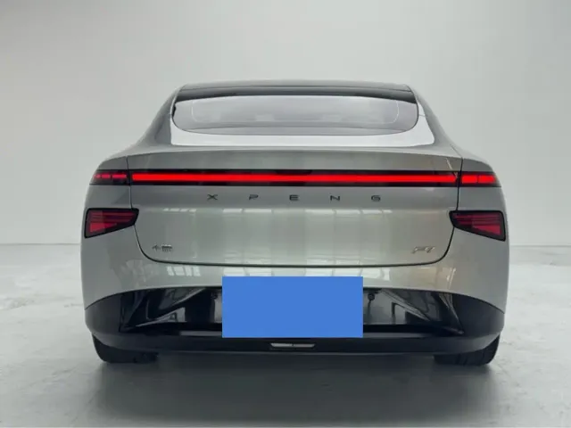Xpeng P7 — Фото автомобиля 4