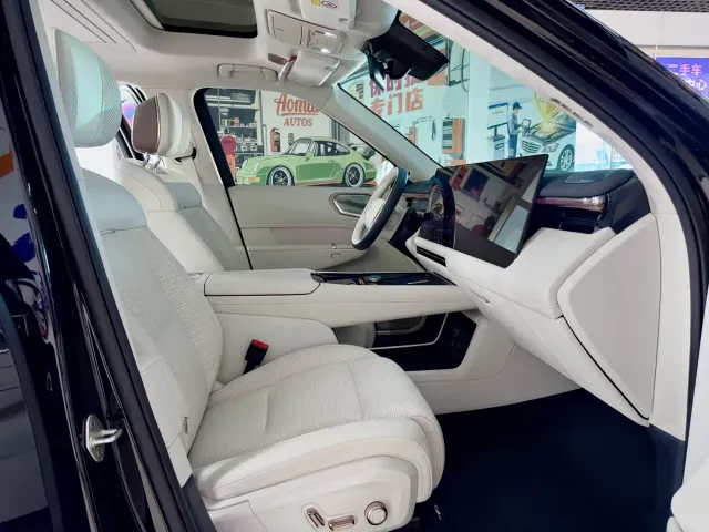 Lynk & Co 900 — Фото автомобиля 17