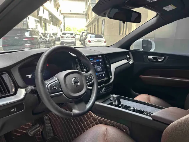 Volvo Volvo XC60 2024 B5 AWD Zhiyi Luxury Edition — Фото автомобиля 14