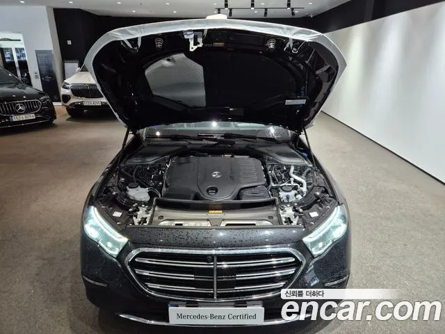 Mercedes-Benz E-Class — Фото автомобиля 6