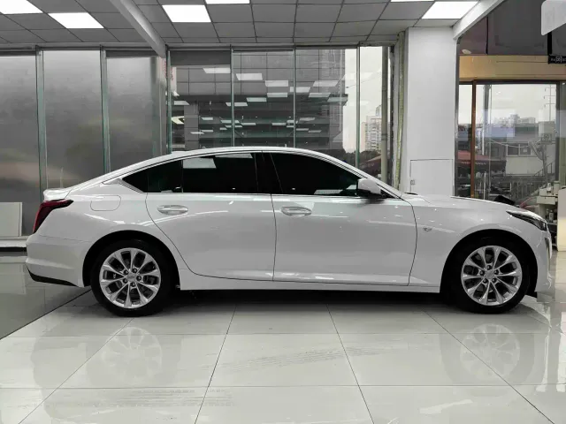 Cadillac CT5 — Фото автомобиля 7