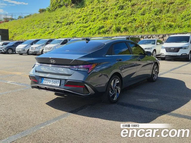 Hyundai Avante CN7 — Фото автомобиля 3