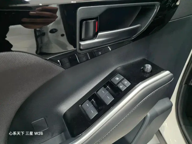 Toyota Highlander — Фото автомобиля 5
