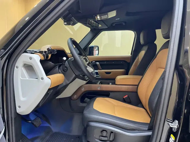 Land Rover Defender — Фото автомобиля 4
