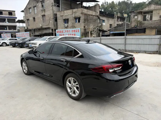 Buick Regal — Фото автомобиля 3