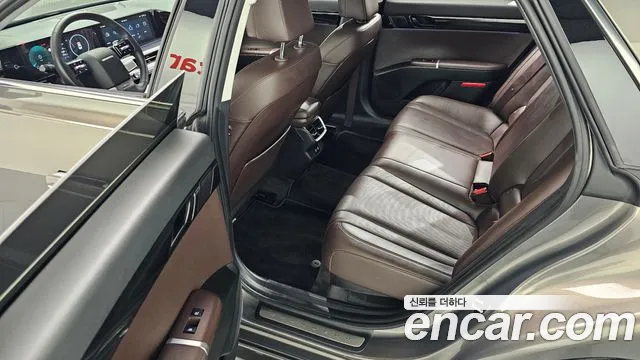 Hyundai Grandeur Grandeur (GN7) 2.5 Бензин 2WD — Фото автомобиля 12