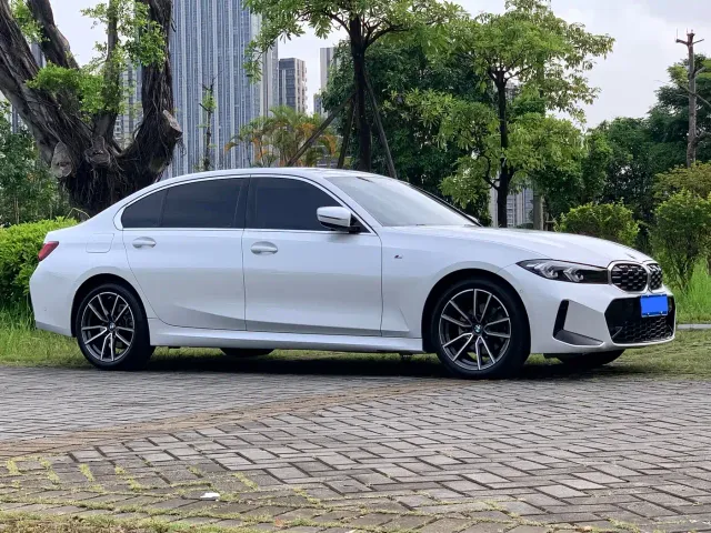 BMW 3 Series — Фото автомобиля 3