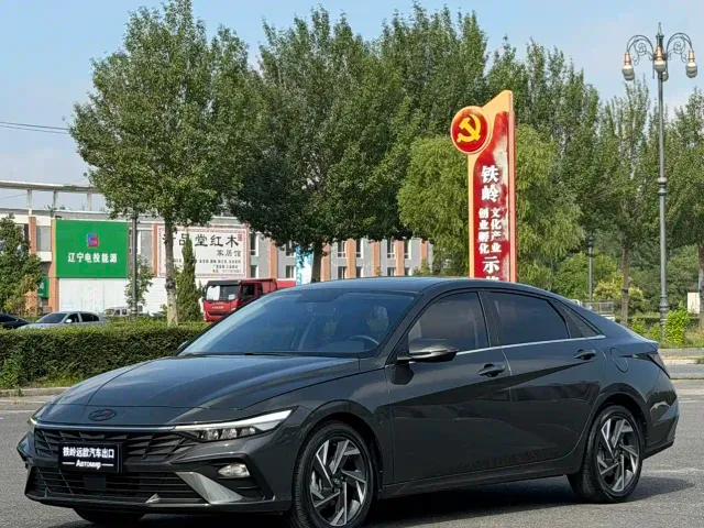 Фотография автомобиля — Hyundai Elantra