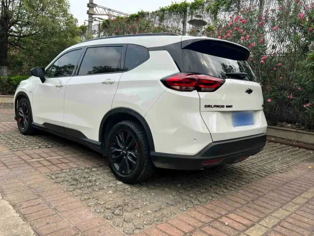 Chevrolet Orlando — Фото автомобиля 8