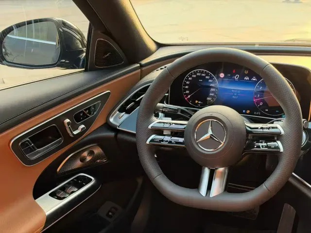 Mercedes-Benz E-Class — Фото автомобиля 9