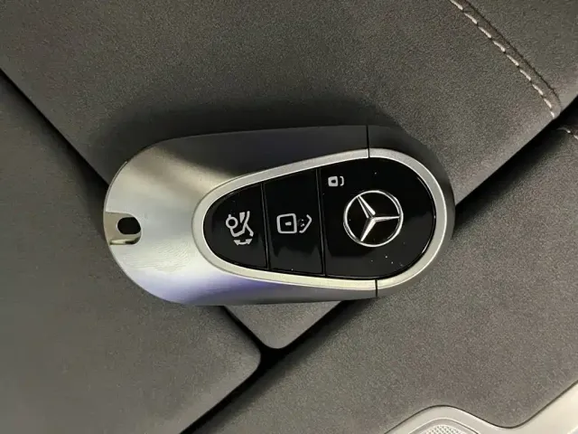 Mercedes-Benz Mercedes-Benz EQS SUV 2025 Model 500 4MATIC — Фото автомобиля 30