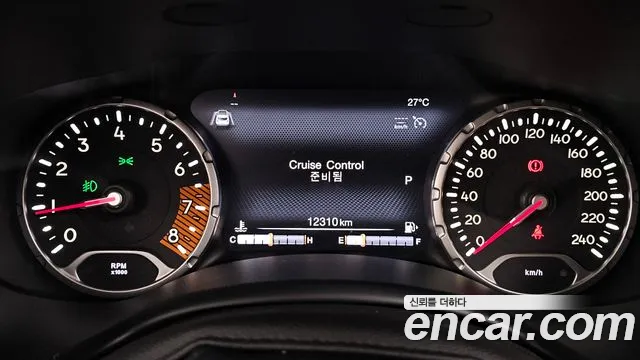 Jeep Renegade — Фото автомобиля 6