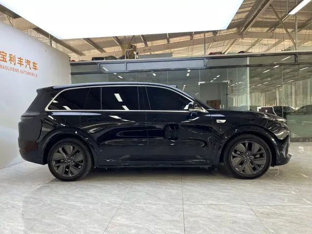 Li Auto L9 — Фото автомобиля 5